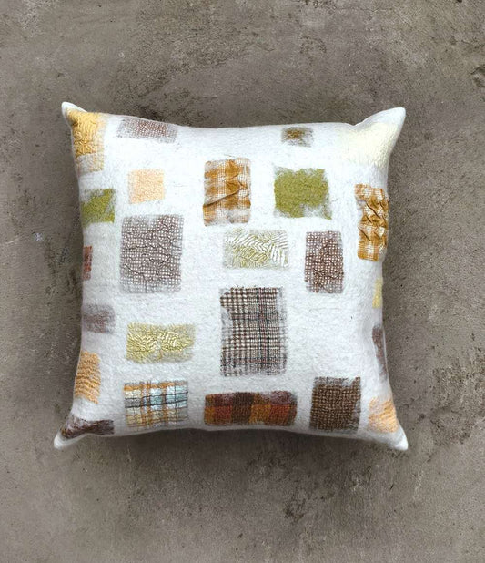 Oreiller en feutre de laine de couleur naturelle